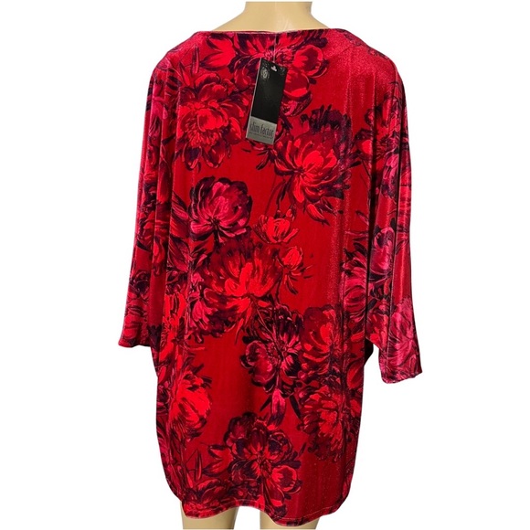 🎩🗝️ NWT $69 Slim Factor Red Floral Top - Runs Large - Picture 3 of 7
